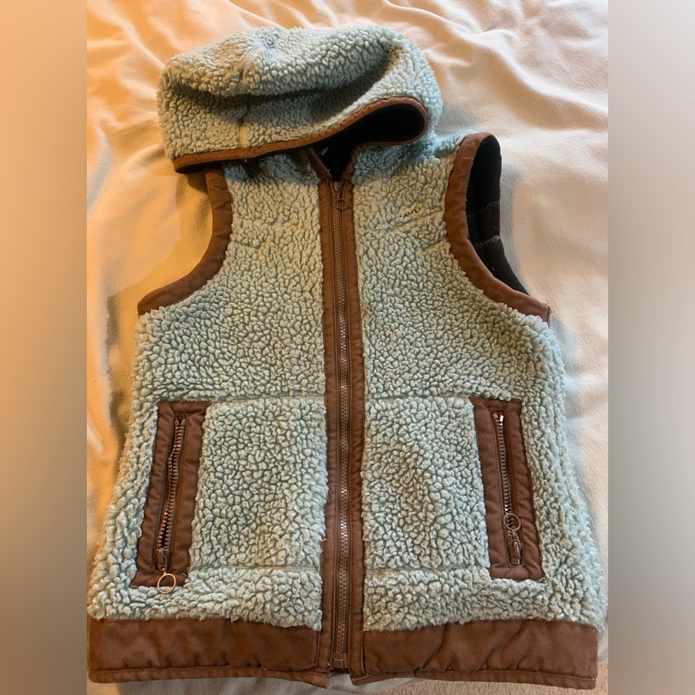 KAVU Vest